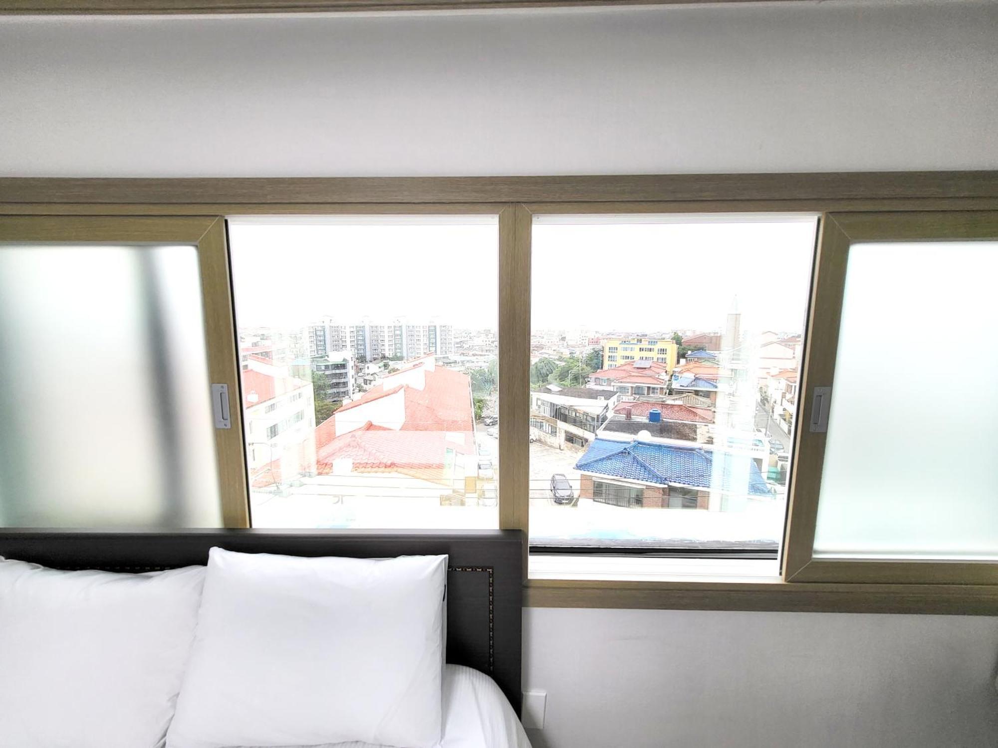 Top Island Hotel Jeju Exterior photo